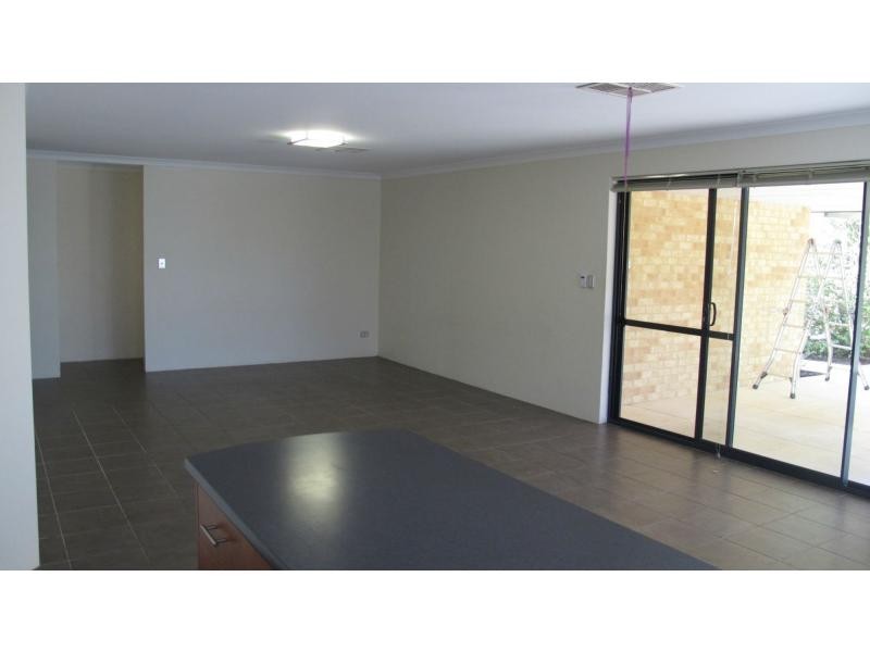 6 Falcone Crescent, Sinagra WA 6065