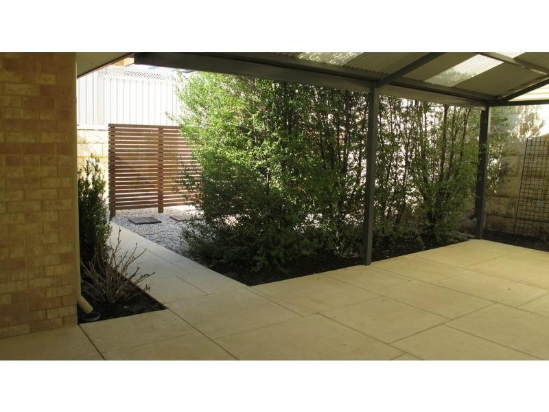 6 Falcone Crescent, Sinagra WA 6065