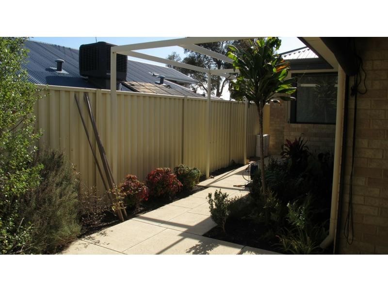 6 Falcone Crescent, Sinagra WA 6065