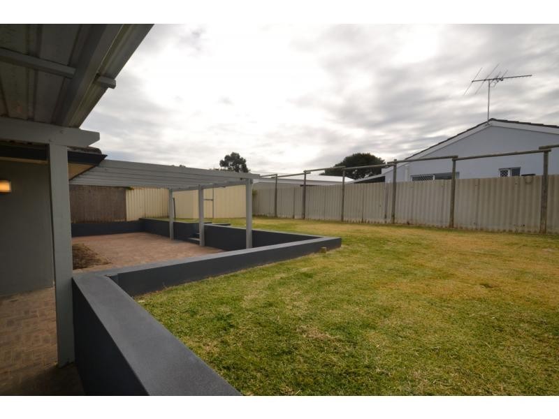 7 Siren Road, Heathridge WA 6027