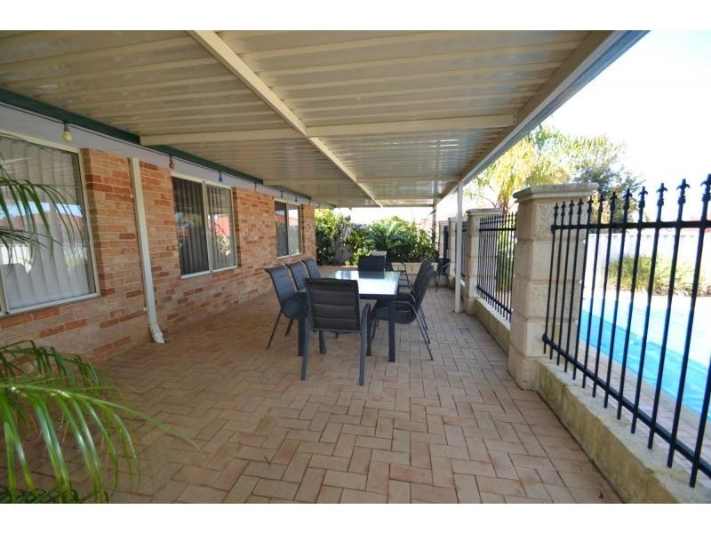 56 Monaltrie Loop, Carramar WA 6031