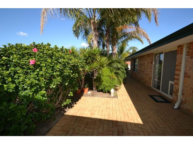 56 Monaltrie Loop, Carramar WA 6031