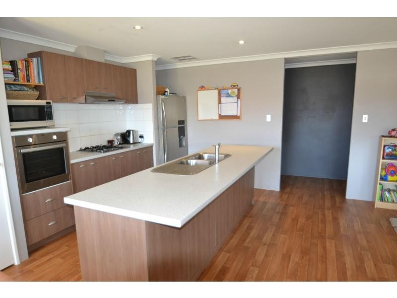 5 Belfast Crescent, Ridgewood WA 6030