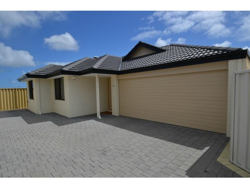 17 B Rosinski Circle, Tapping WA 6065