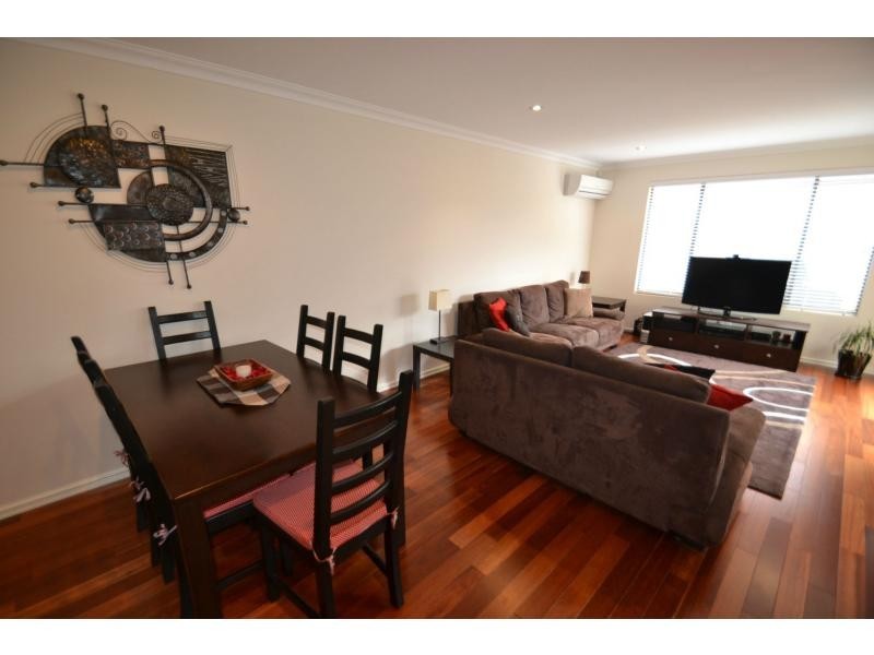 17 B Rosinski Circle, Tapping WA 6065