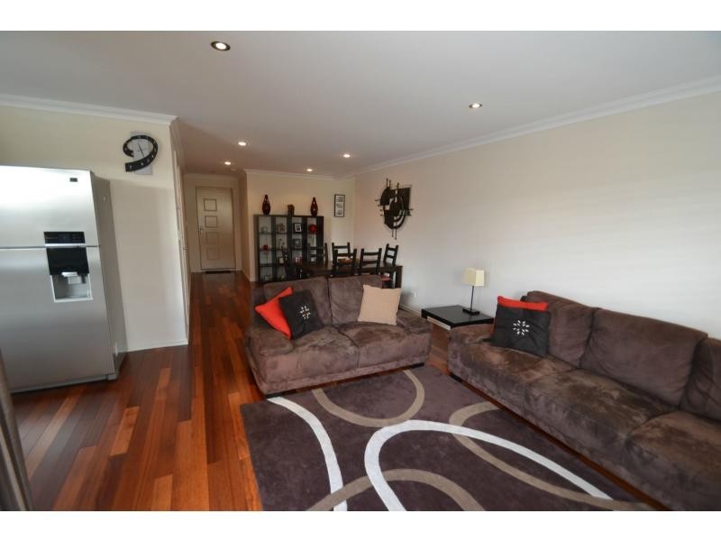 17 B Rosinski Circle, Tapping WA 6065