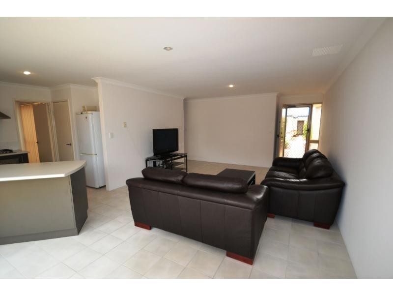 4/22 Watkins Loop, Tapping WA 6065