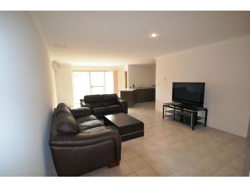 4/22 Watkins Loop, Tapping WA 6065