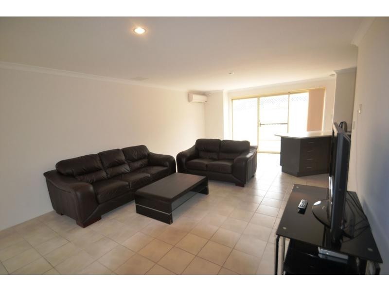 4/22 Watkins Loop, Tapping WA 6065