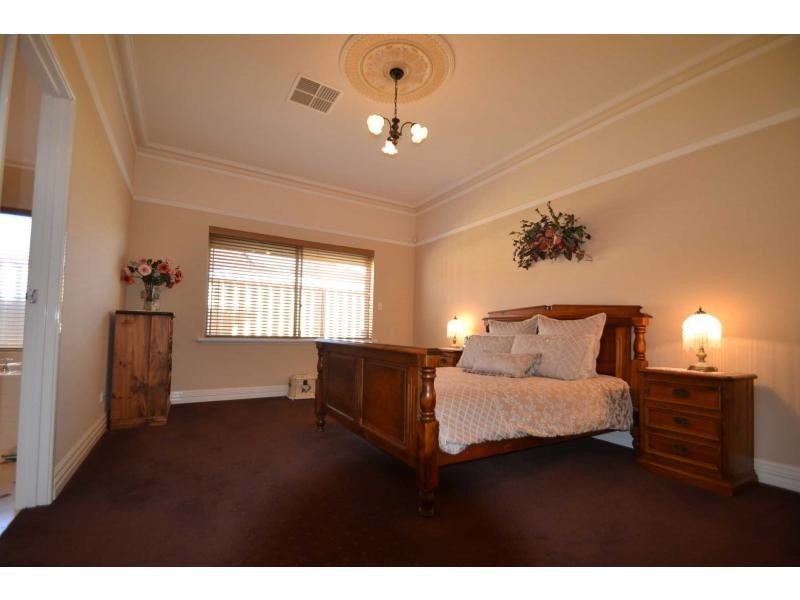 21 Newgain Crescent, Carramar WA 6031