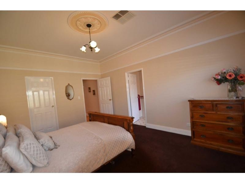 21 Newgain Crescent, Carramar WA 6031