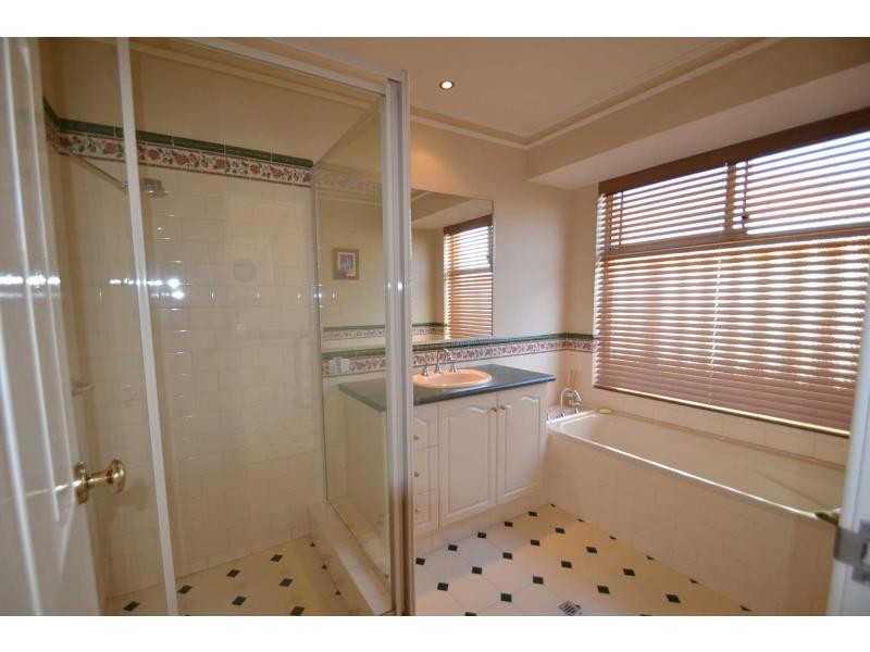 21 Newgain Crescent, Carramar WA 6031