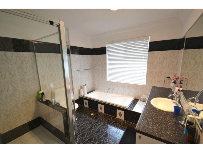 20 Voltaire Crescent, Ridgewood WA 6030