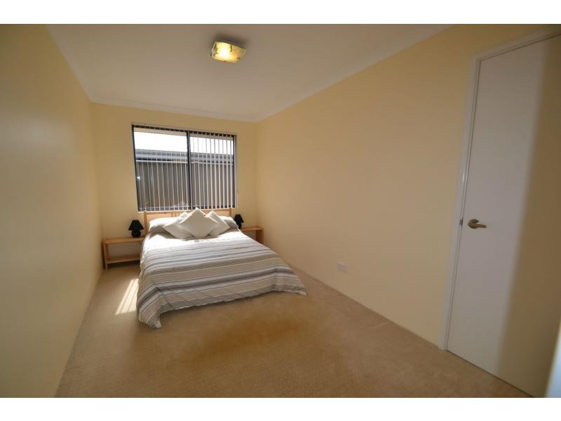 6 Dillwynia Bend, Banksia Grove WA 6031