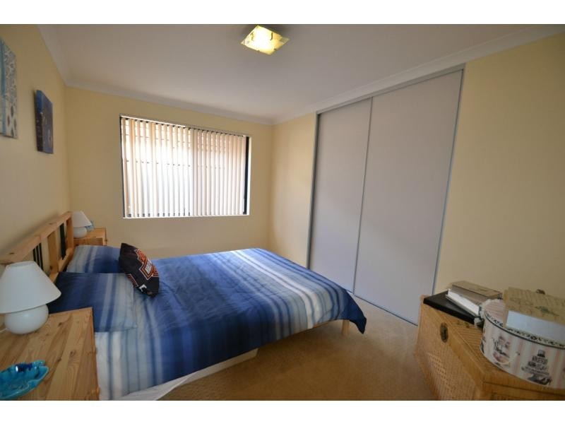 6 Dillwynia Bend, Banksia Grove WA 6031