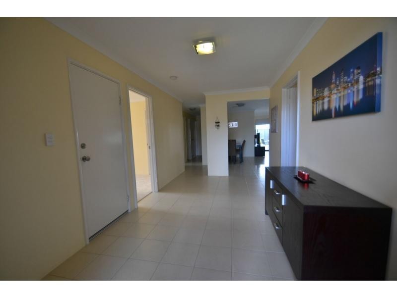 6 Dillwynia Bend, Banksia Grove WA 6031