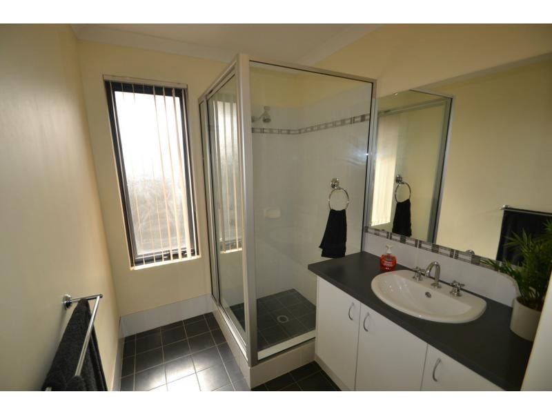 6 Dillwynia Bend, Banksia Grove WA 6031