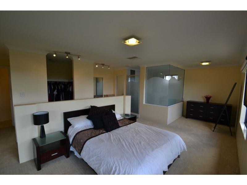 6 Dillwynia Bend, Banksia Grove WA 6031