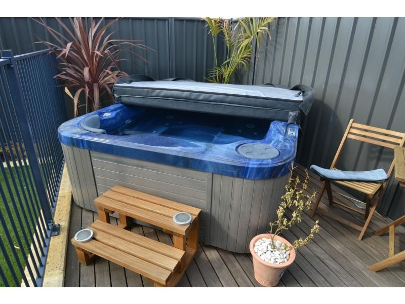 6 Dillwynia Bend, Banksia Grove WA 6031