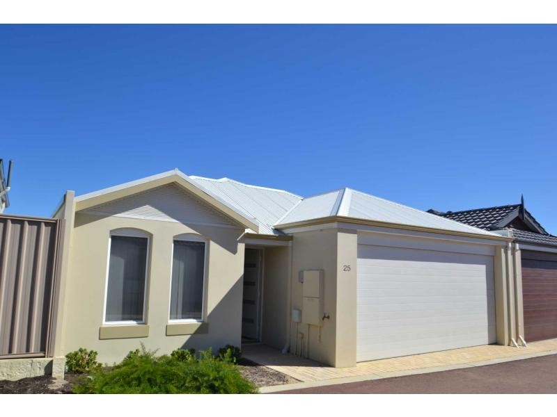 25/15 Crosthwait Circle, Tapping WA 6065