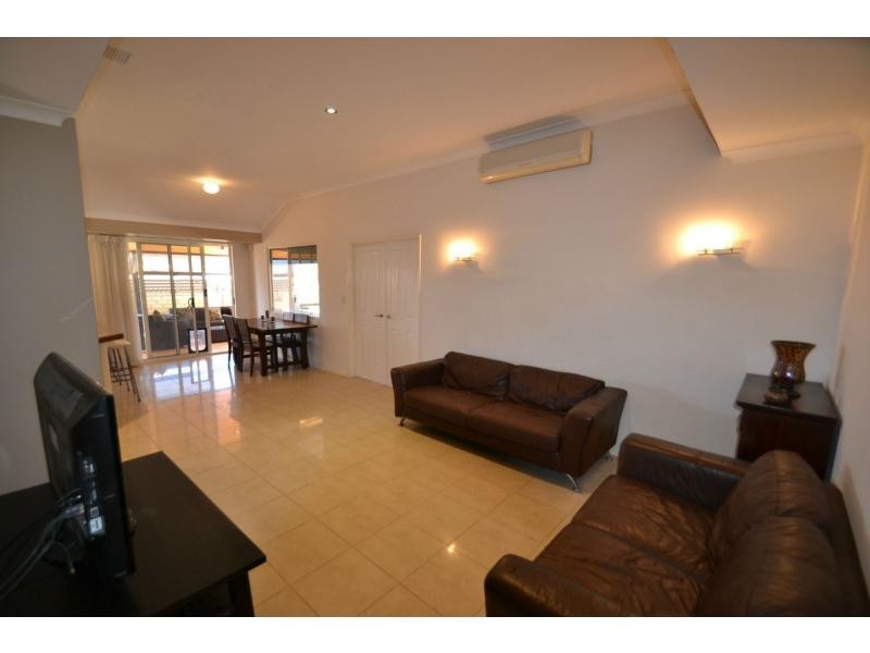 5 Selby Court, Mindarie WA 6030