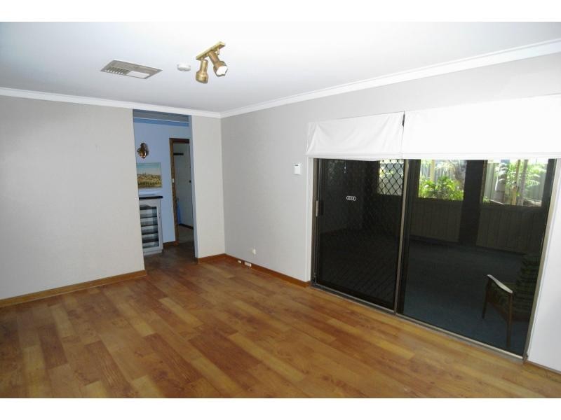 4 Beenong Street, Wanneroo WA 6065