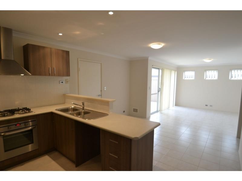 6/15 Crosthwait Circle, Tapping WA 6065