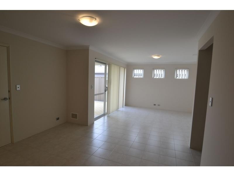 6/15 Crosthwait Circle, Tapping WA 6065