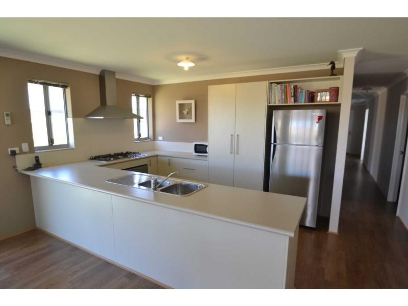 44 Zamia Rise, Yanchep WA 6035