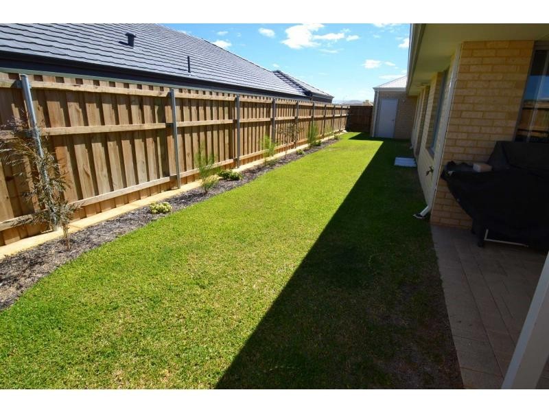 44 Zamia Rise, Yanchep WA 6035