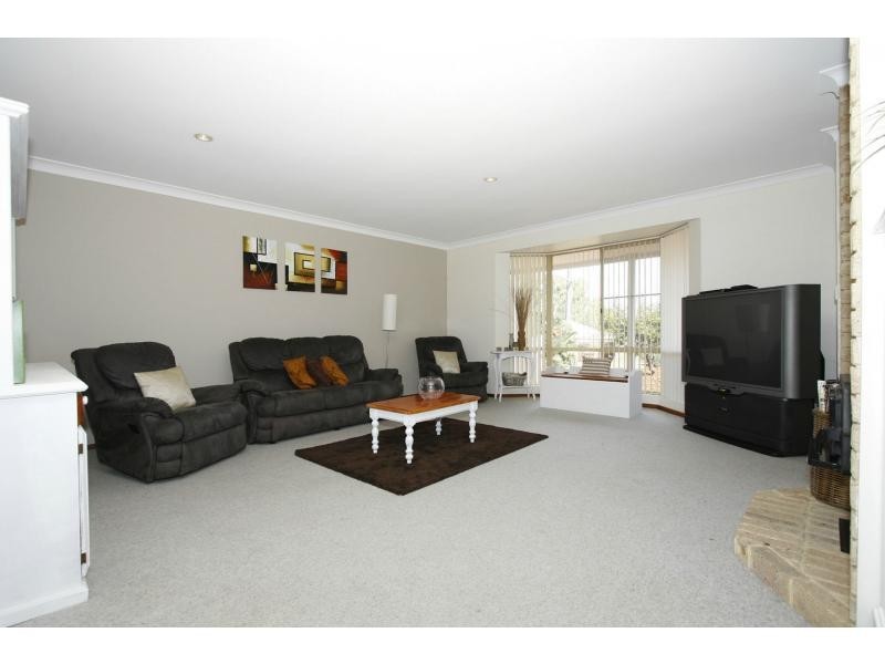 24 Rees Drive, Quinns Rocks WA 6030