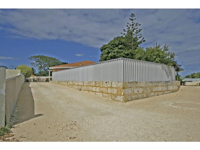 24 Rees Drive, Quinns Rocks WA 6030