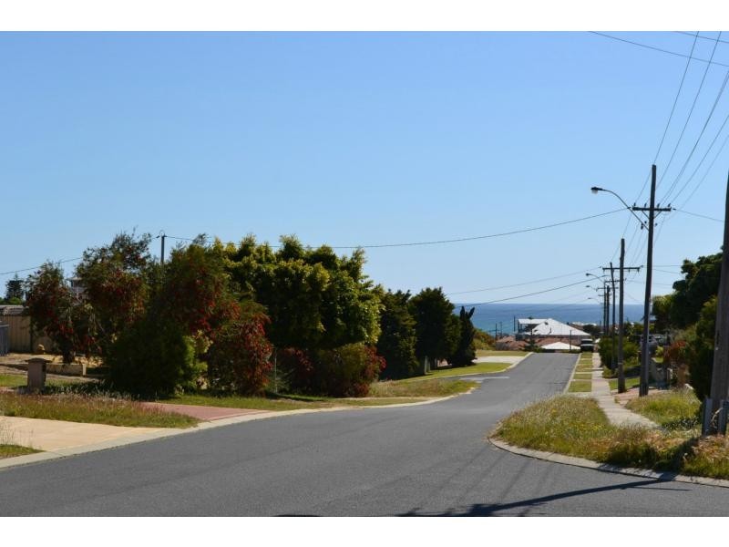 24 Rees Drive, Quinns Rocks WA 6030