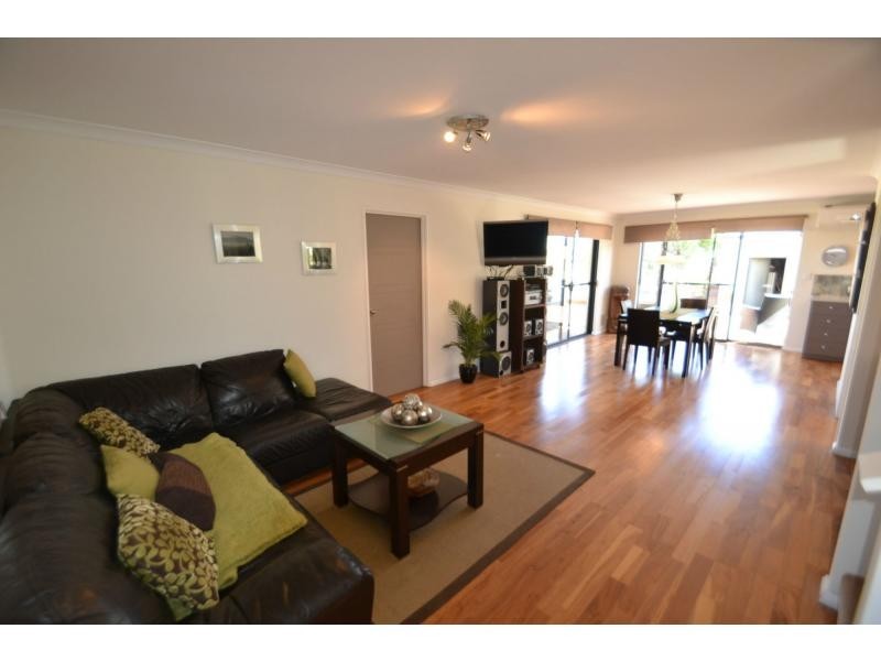 15 Chandela Loop, Currambine WA 6028