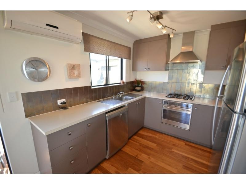 15 Chandela Loop, Currambine WA 6028