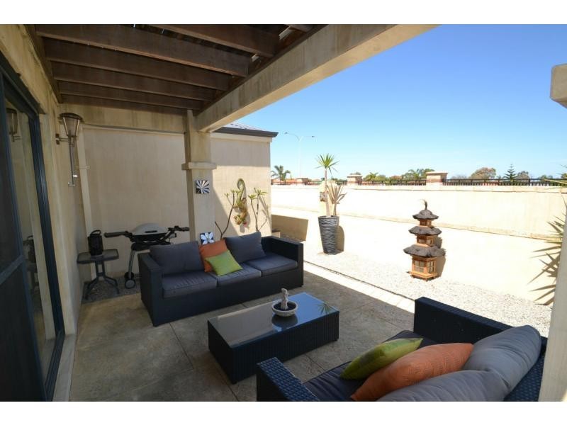 15 Chandela Loop, Currambine WA 6028