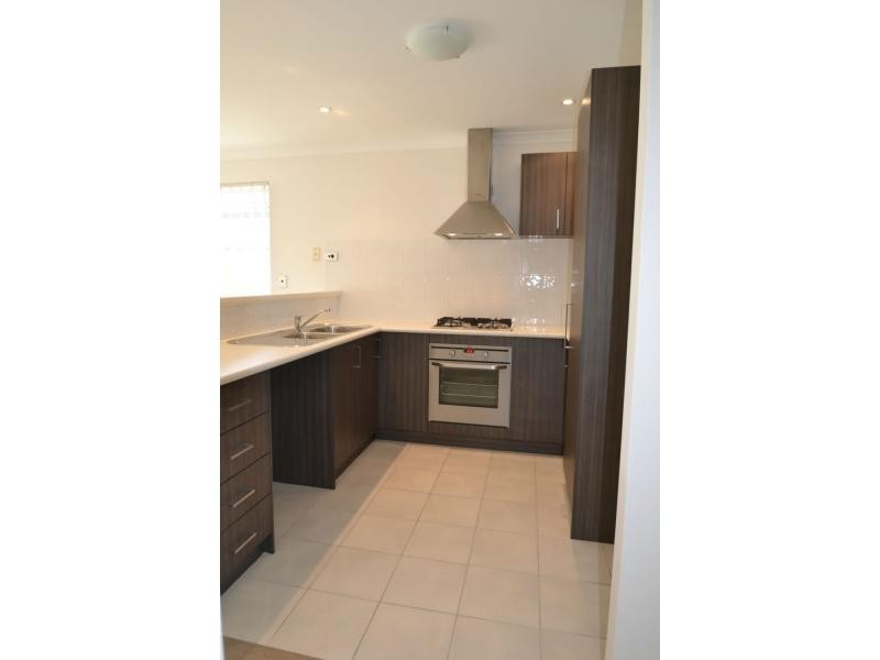 25/15 Crosthwait Circle, Tapping WA 6065