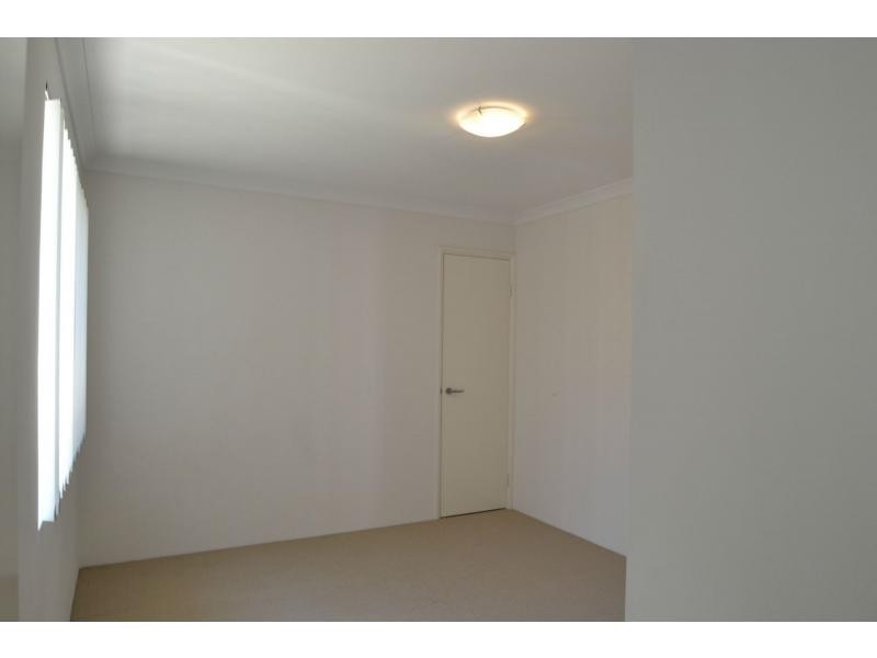 25/15 Crosthwait Circle, Tapping WA 6065