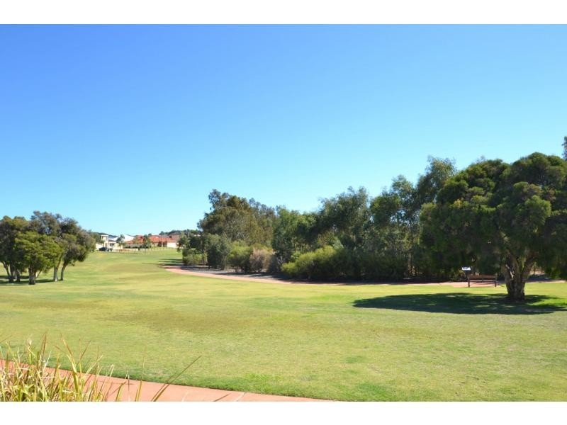25/15 Crosthwait Circle, Tapping WA 6065