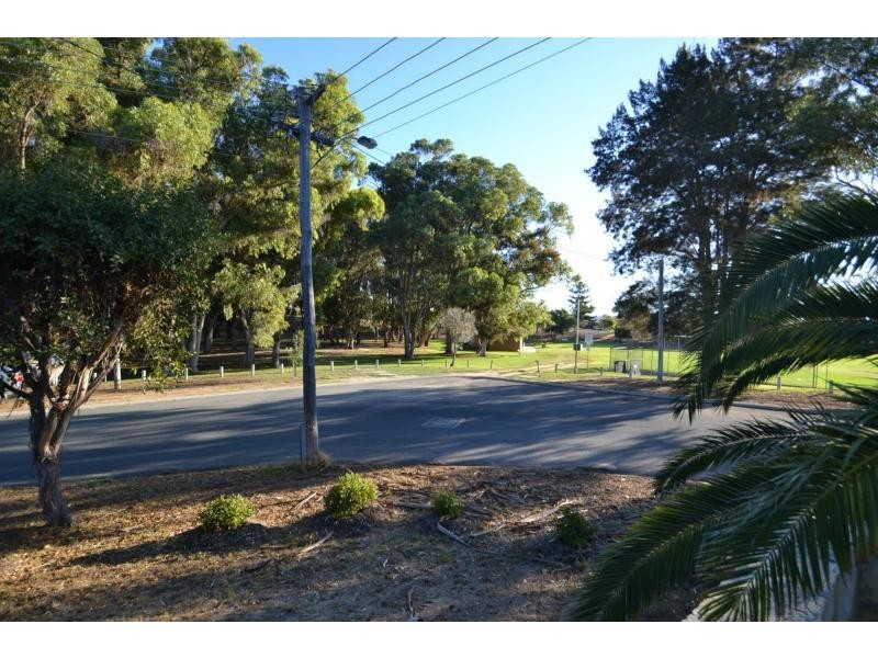 10 Sunningdale Road, Yanchep WA 6035
