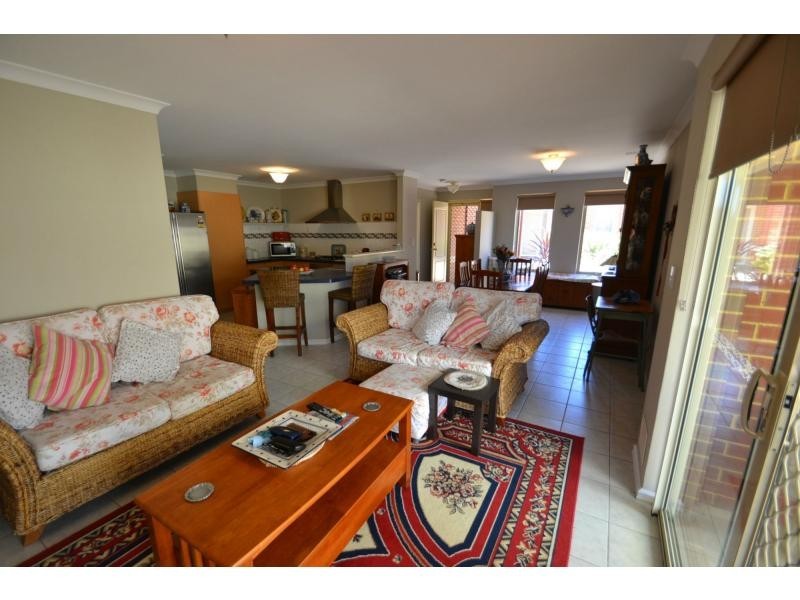 Unit 7/5 Yarra Court, Carramar WA 6031