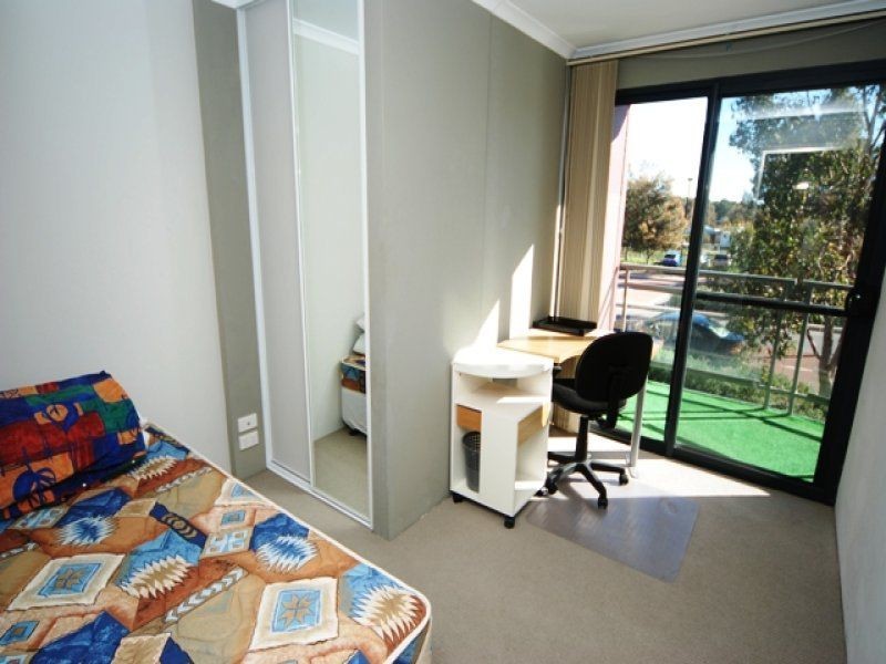 54 Lakeside Drive, Joondalup WA 6027