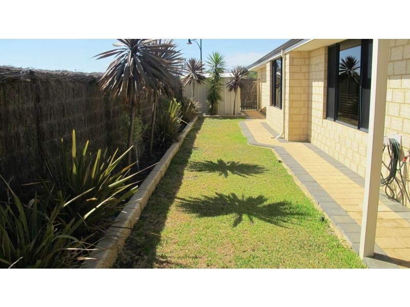 10 Kahana Parkway, Butler WA 6036