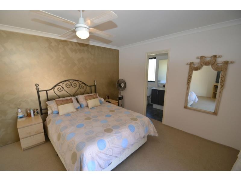 18/15 Crosthwait Circle, Tapping WA 6065