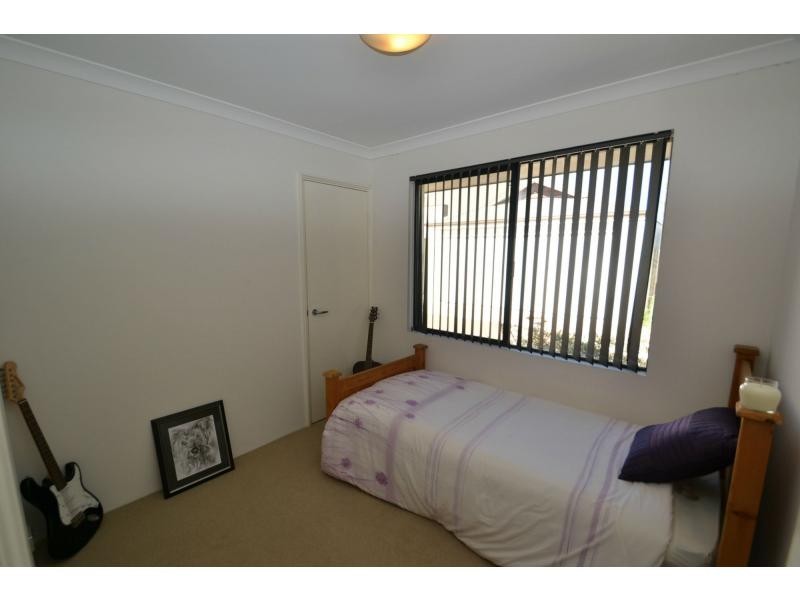 18/15 Crosthwait Circle, Tapping WA 6065