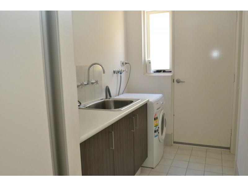 18/15 Crosthwait Circle, Tapping WA 6065