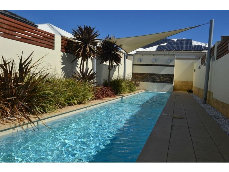 18/15 Crosthwait Circle, Tapping WA 6065