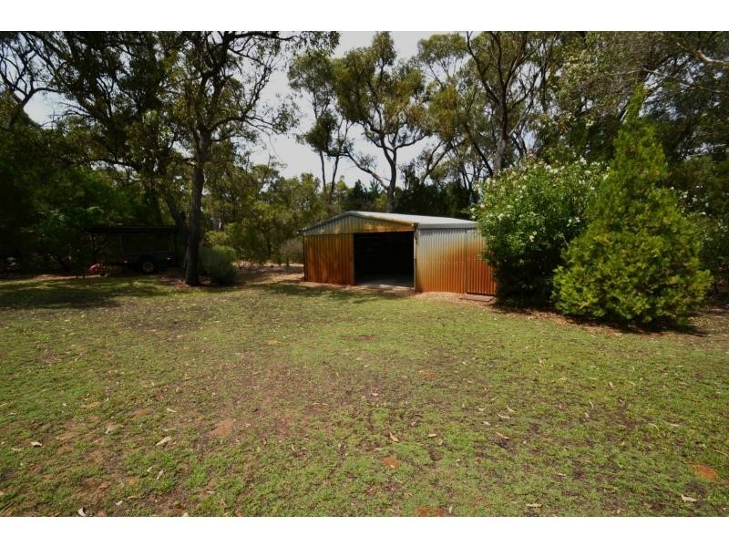 37 Bushland Retreat, Carramar WA 6031