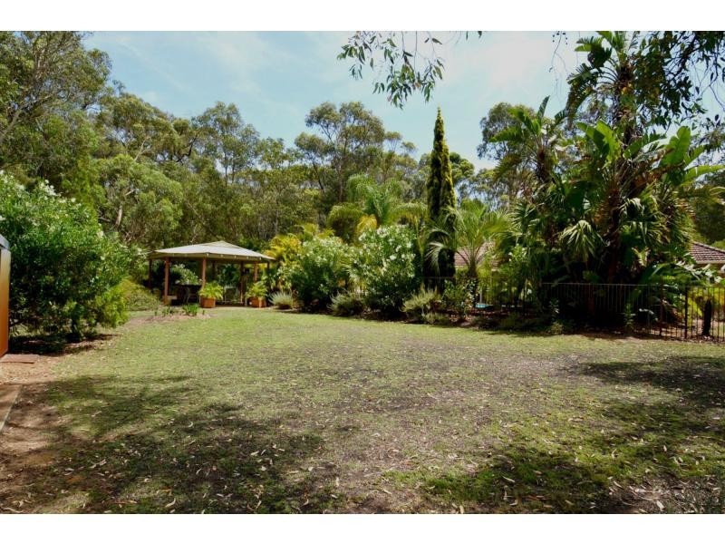 37 Bushland Retreat, Carramar WA 6031