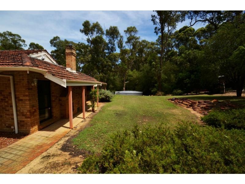 37 Bushland Retreat, Carramar WA 6031